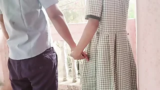 कॉलेज लड़की ने ट्यूशन के बहाने अपने टीचर के साथ किया सेक्स